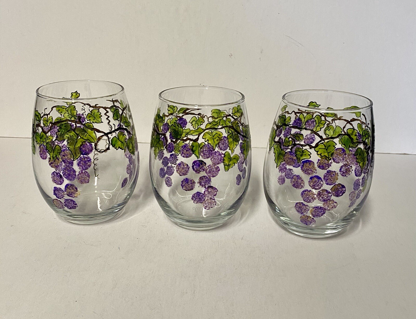 Hand Painted Grape Vine Clusters Stemless Wine Cocktail Glasses 12 oz 4.5” gallery