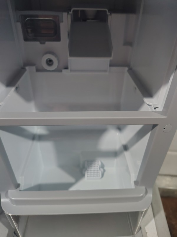 Frigidaire Gallery,44 lbs. Touchscreen Nugget Ice Maker, Stainless Steel Accent gallery