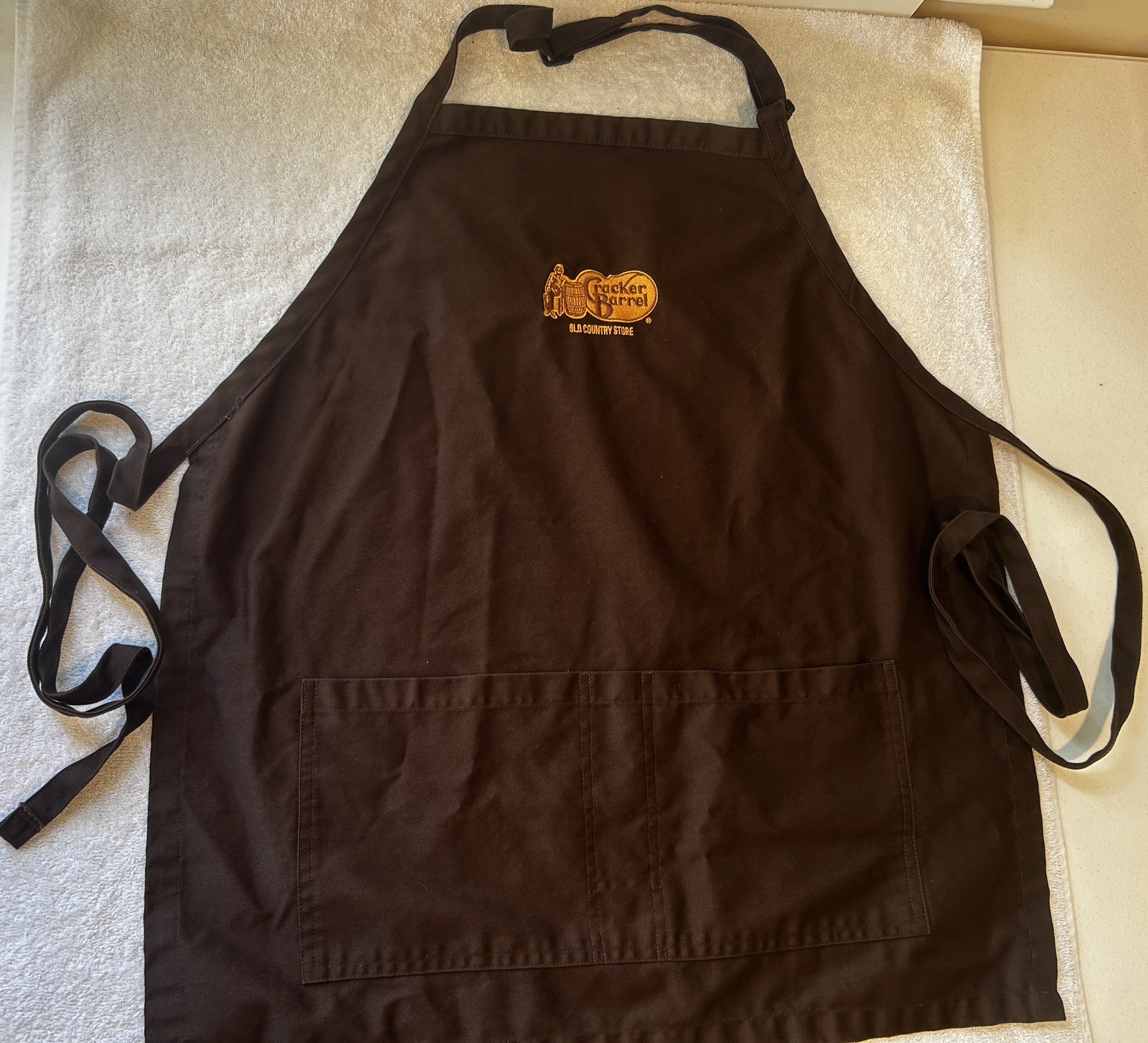 Official Cracker Barrel Employee Uniform Brown Apron & 1-Star Brass Name Tag gallery