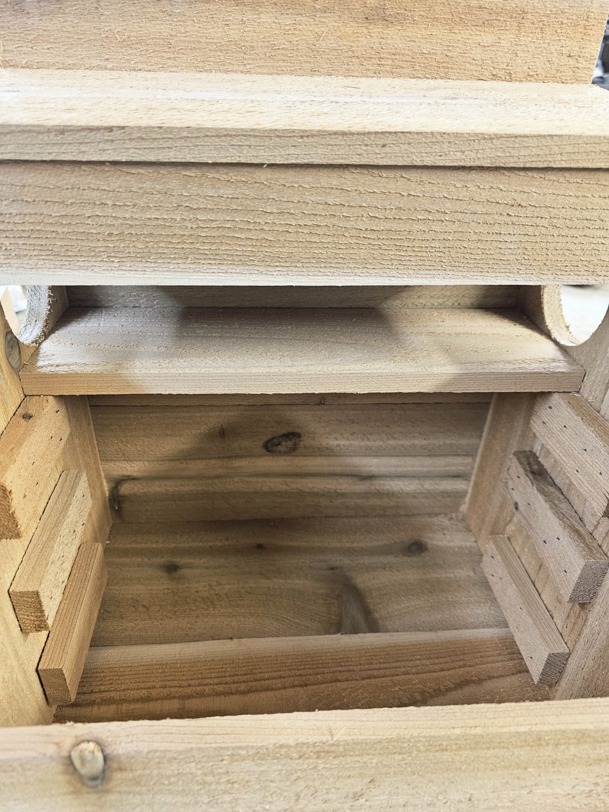 Squirrel House Nesting Box Large Family Bird Nature Animals Safety 16x14x10.5 gallery