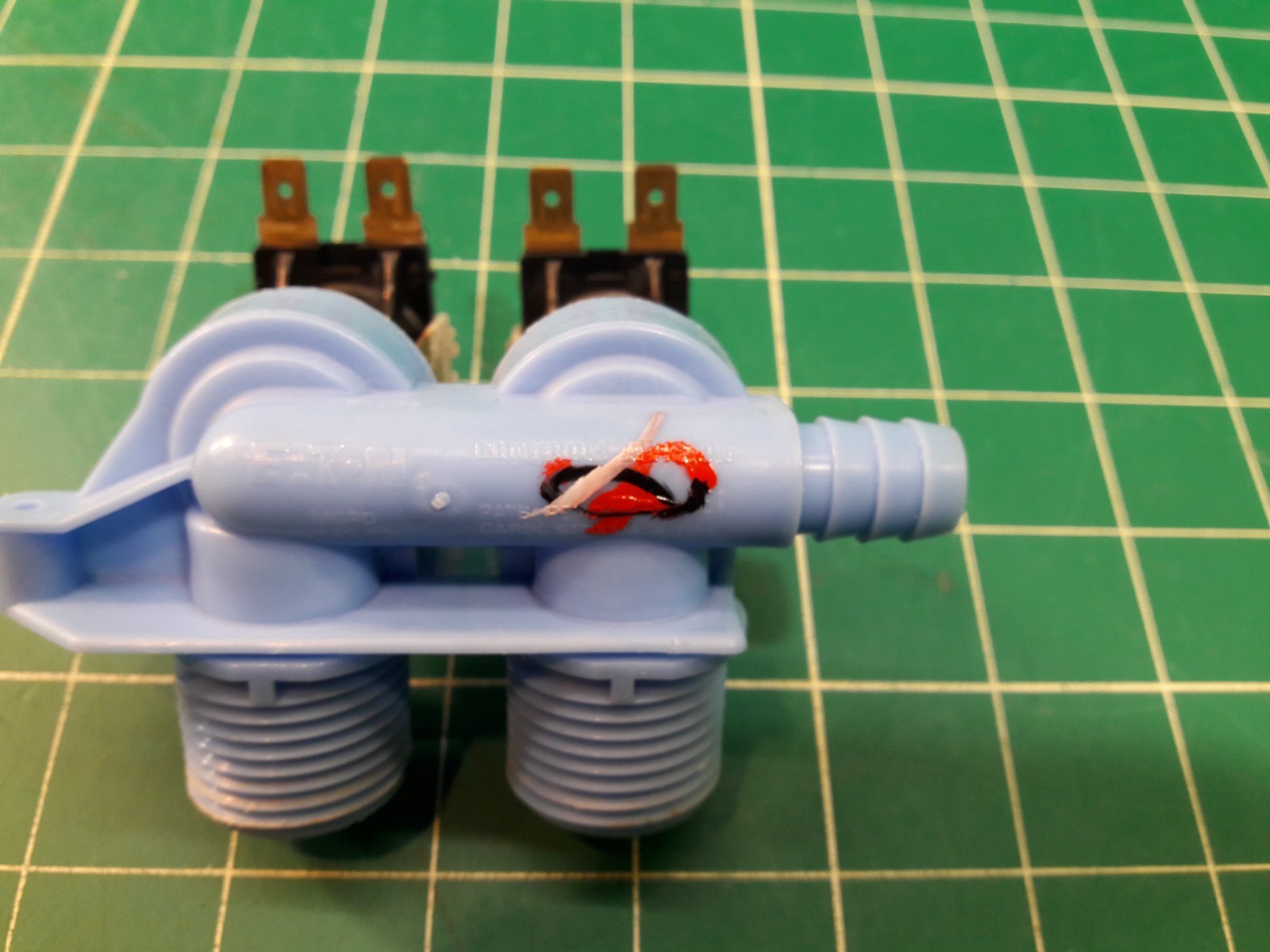 PERFECTLY GOOD - Whirlpool Kenmore - Washer Water Inlet Valve 285805 3952164 gallery