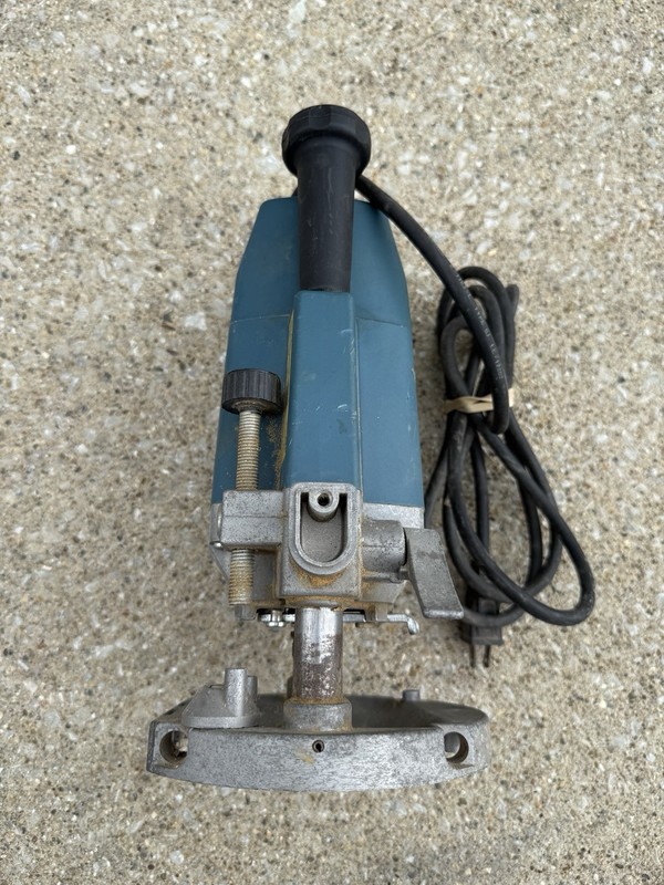 Freud 1/2" Plunge Router Model FT 2000 E, 8,000-22,000 RPM Adjustable, 120V gallery