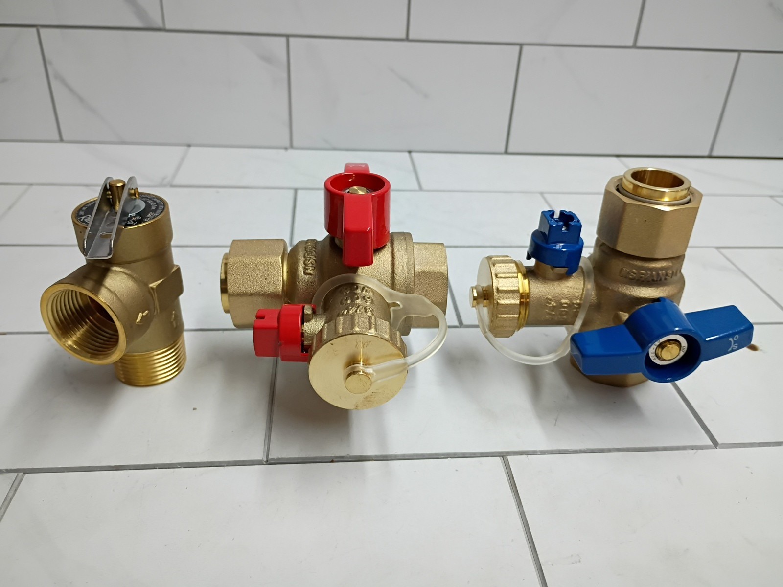 Rheem RTG20326 3/4" Brass Service Valves For Tankless Water Heaters New Open Box gallery