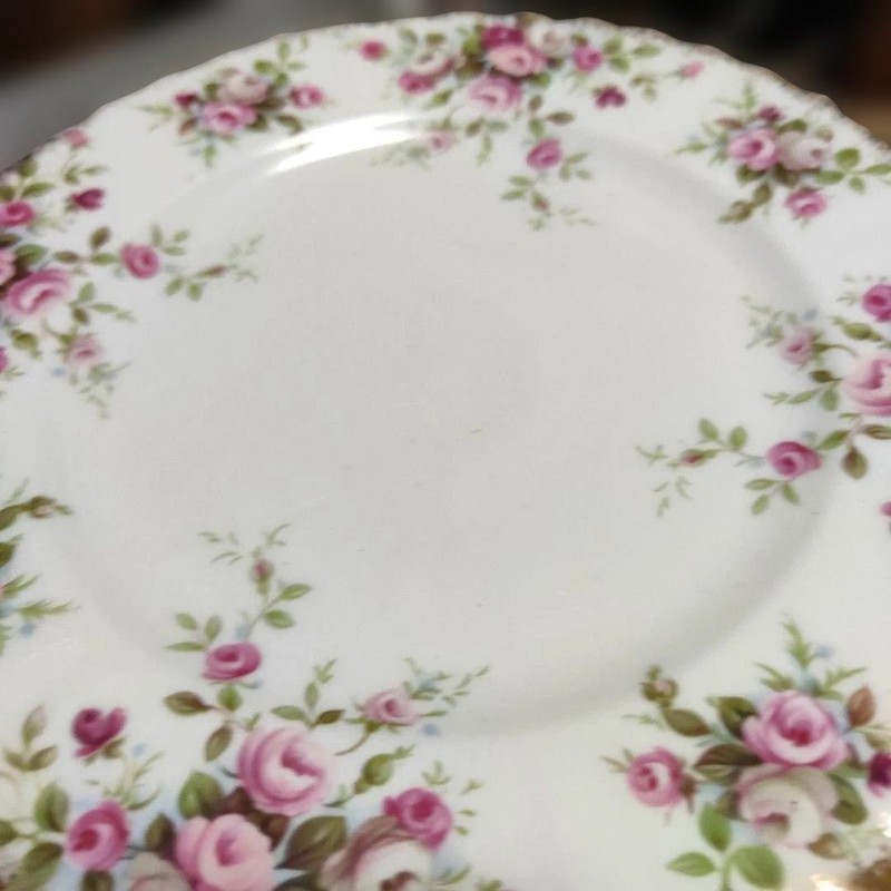 Royal Albert Flower Pattern Ceramic Tea Cup & Saucer Set 22 Plates Used gallery