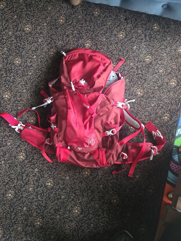 NEW Gregory Jade 28 Backpack - Women's Medium - Scarlet Red