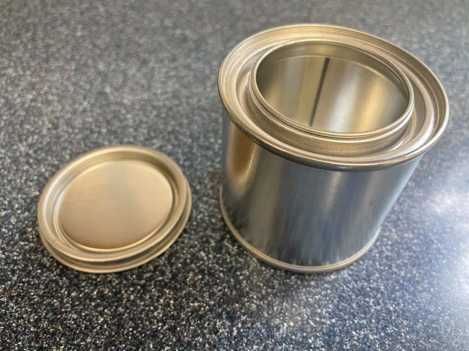 1/4 Pint "New" Unlined Empty Paint Can gallery