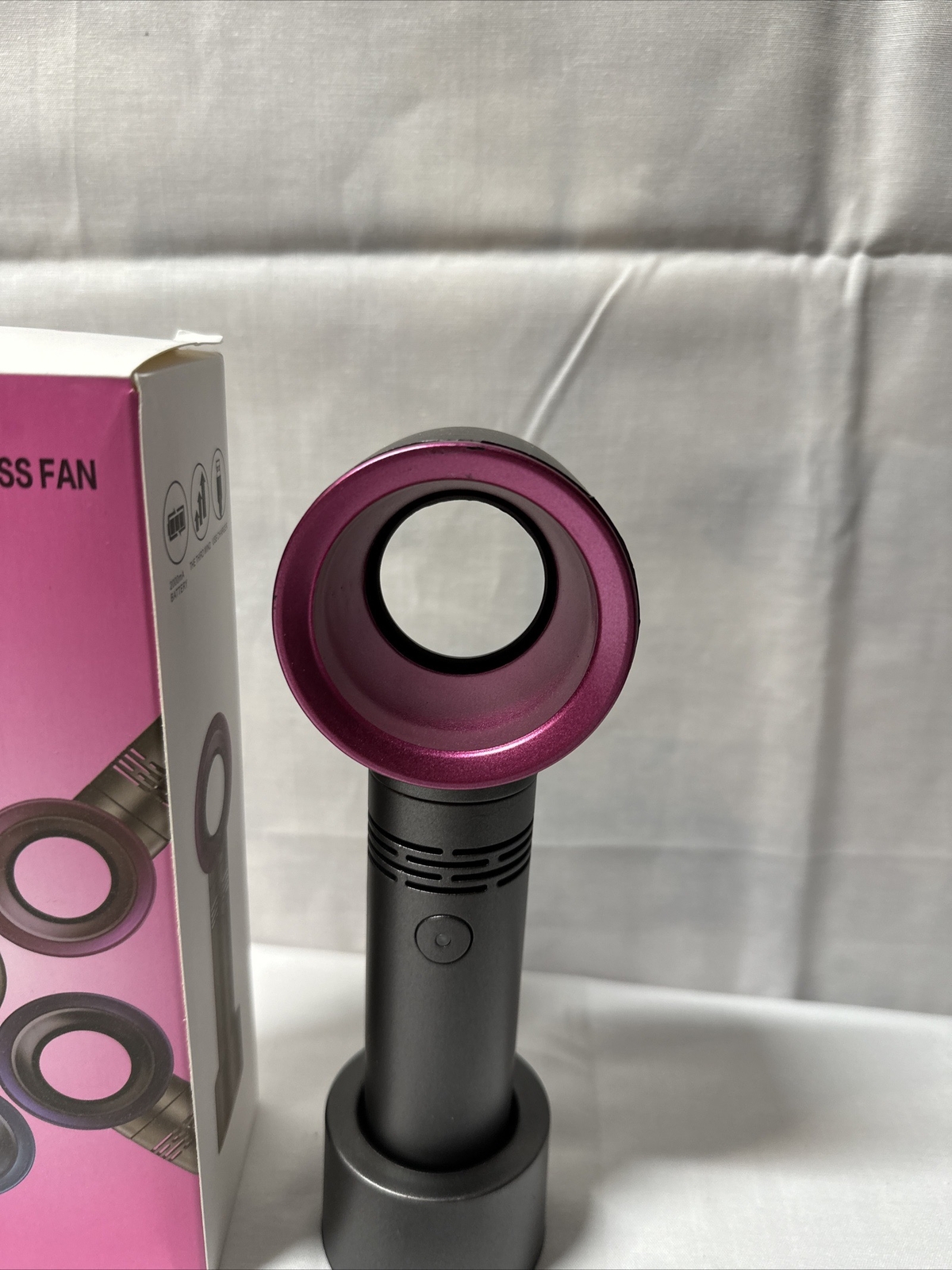 Handheld leafless fan desktop portable creative mini fan USB rechargeable PINK gallery