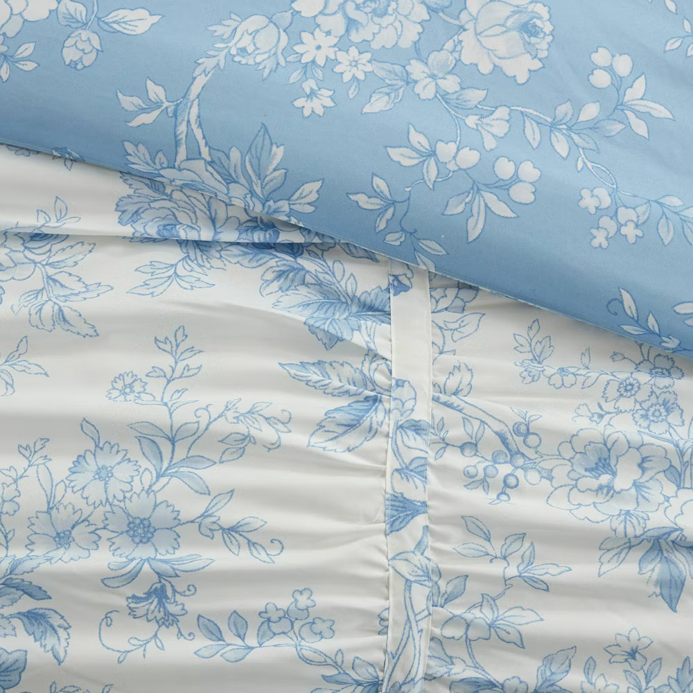 Armoire Collection Twin/Twin Extra Long Toile Floral Comforter Blue gallery