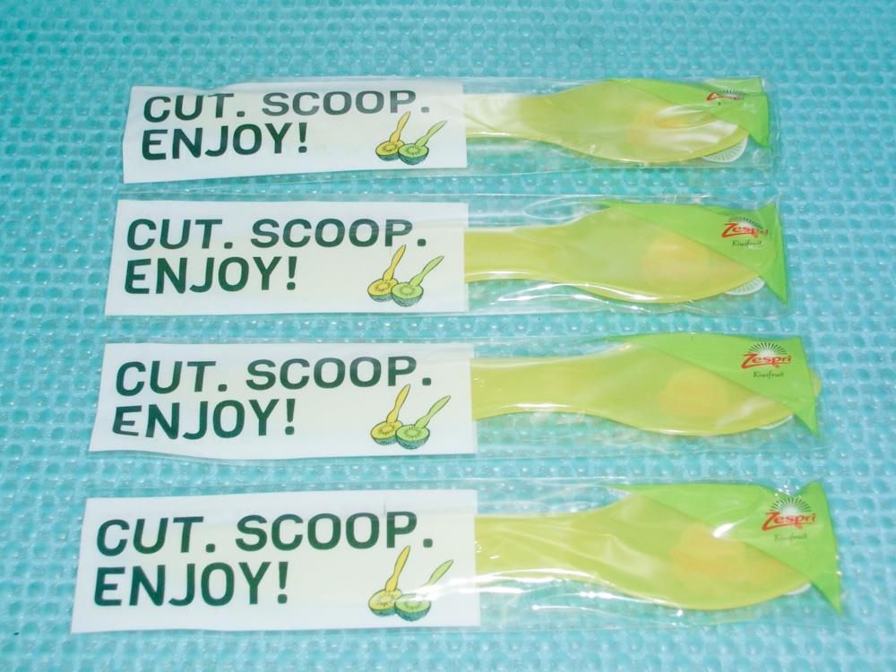 Zespri KIWI Fruit Knife Spoon Utensil Plastic Scoop NEW 4 PACKAGE LOT gallery