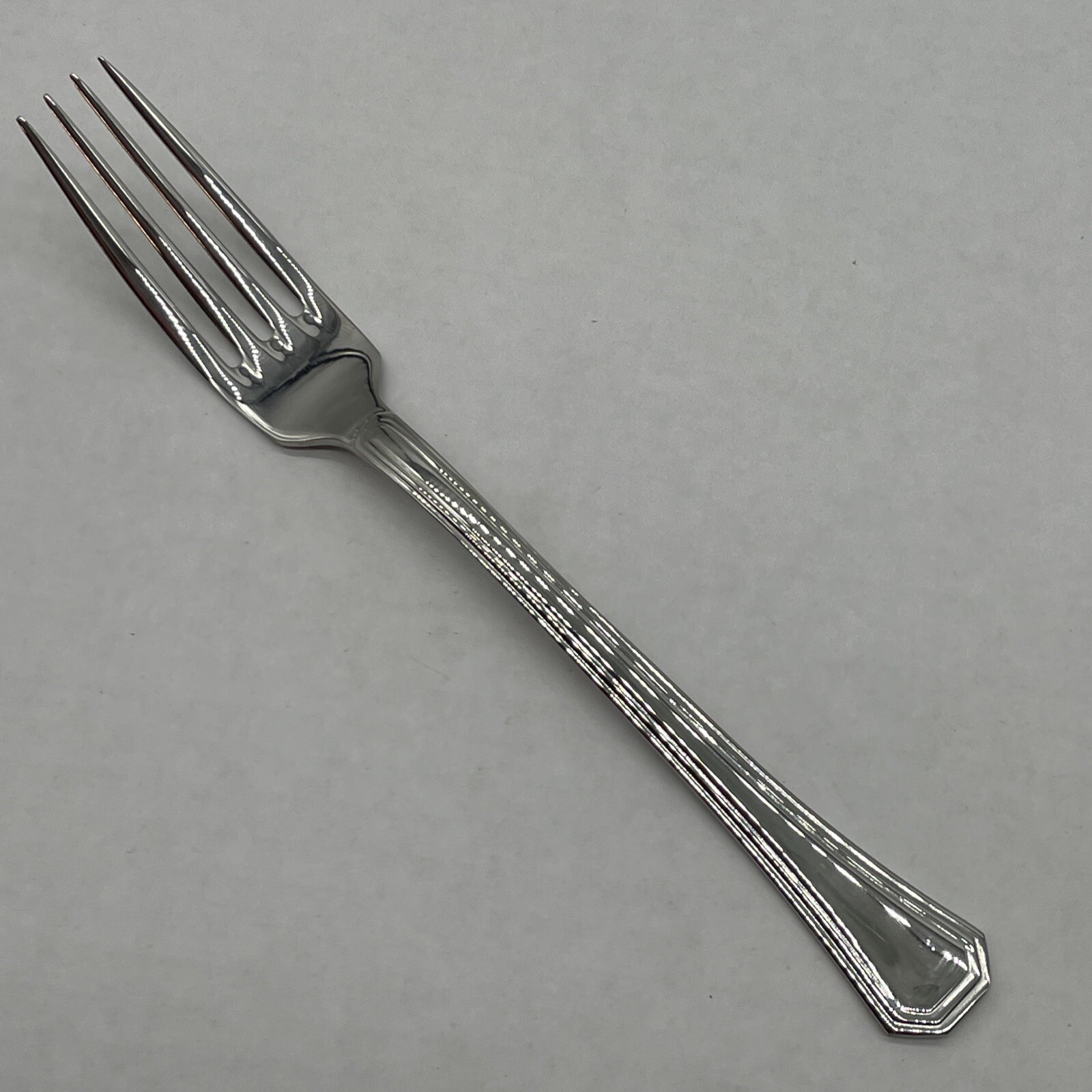 Oneida Silver Bach Fork 7.75", Stainless 18/10 Glossy gallery