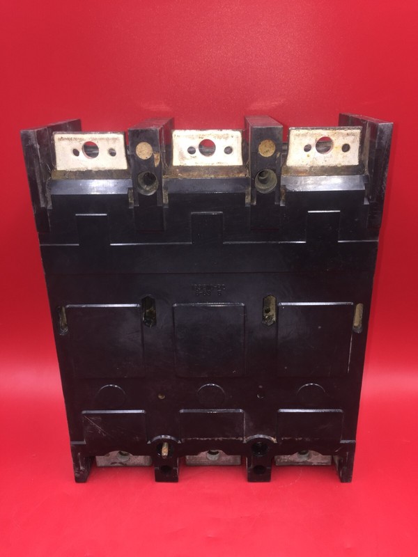 GE HIGH IC CIRCUIT BREAKER E11592 569B897P3 WD-9218 gallery