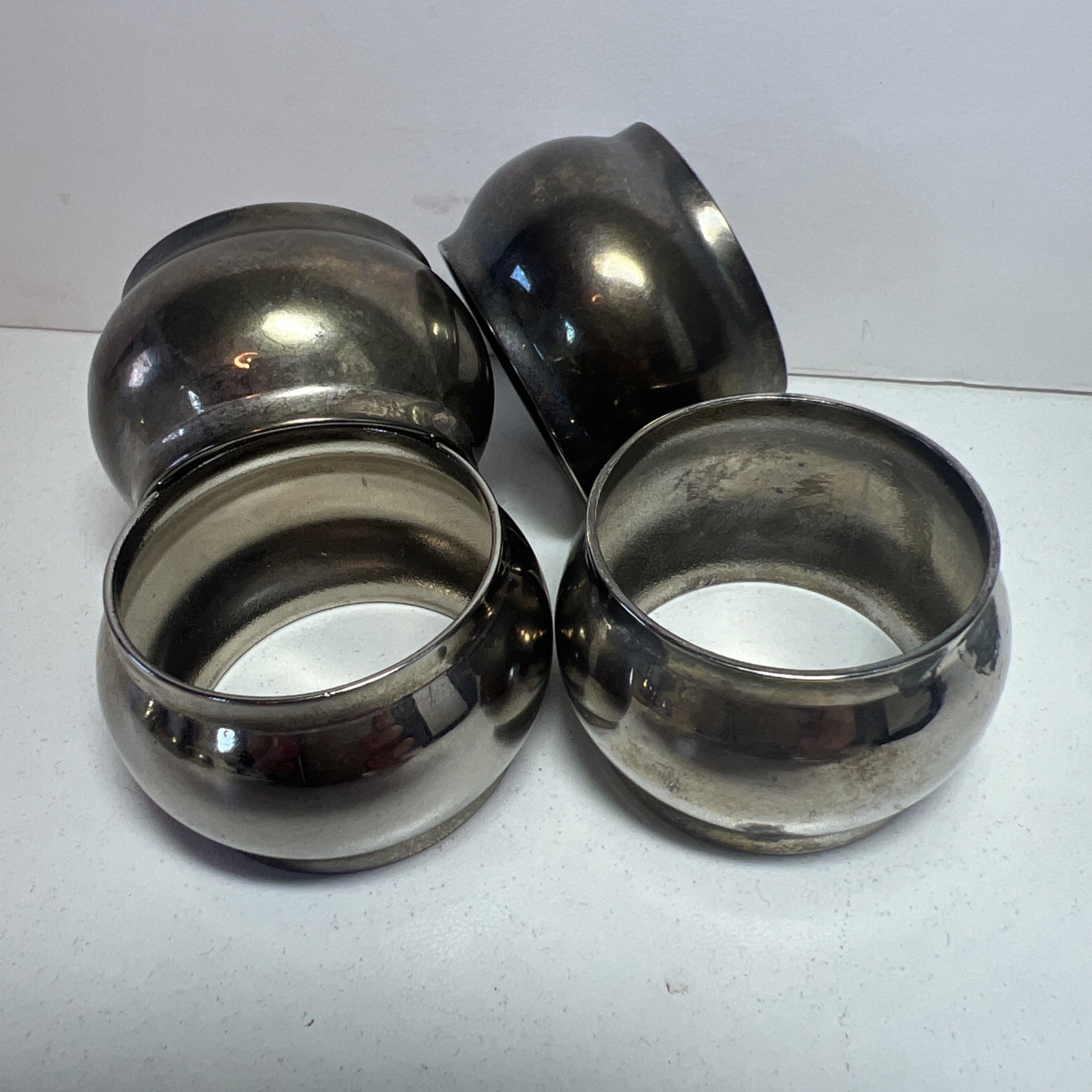 4 Vintage Napkin Rings Silverplate gallery