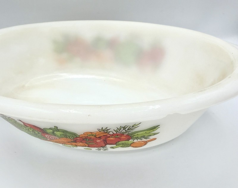 Glasbake Vegetable Medley 1-quart Casserole Dish J-235 Milk Glass gallery