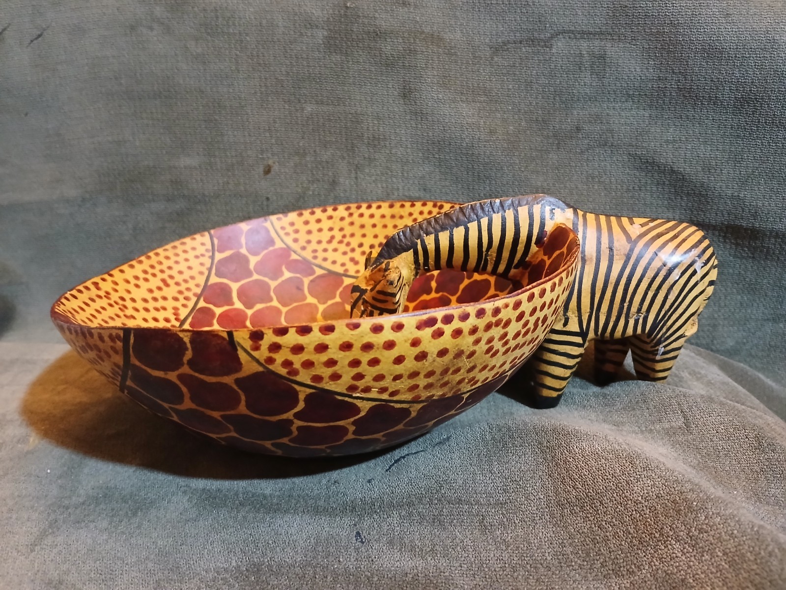 Handcrafted Animal-Themed Decorative Bowl gallery