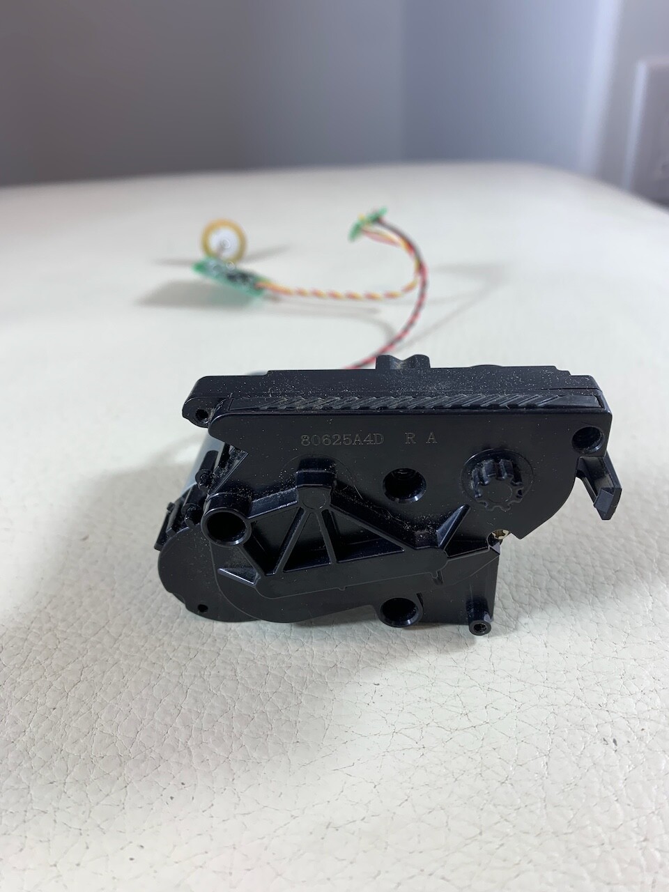 Roomba Cleaning Head Module Brush Motor and Gears i1 i3 i4 i5 i6 i7 i8 j7 j8 e6 gallery