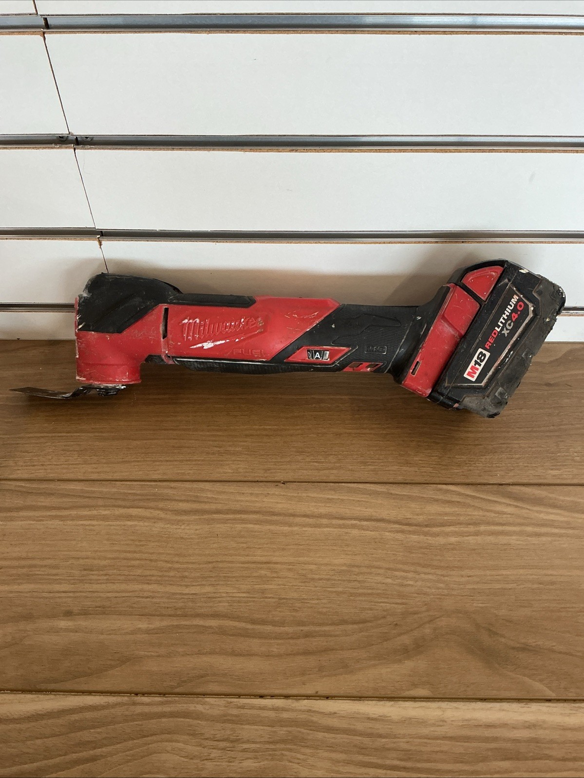 Milwaukee 2836-20 Oscillating Tool (TOOL and 4 AH BATTERY) gallery