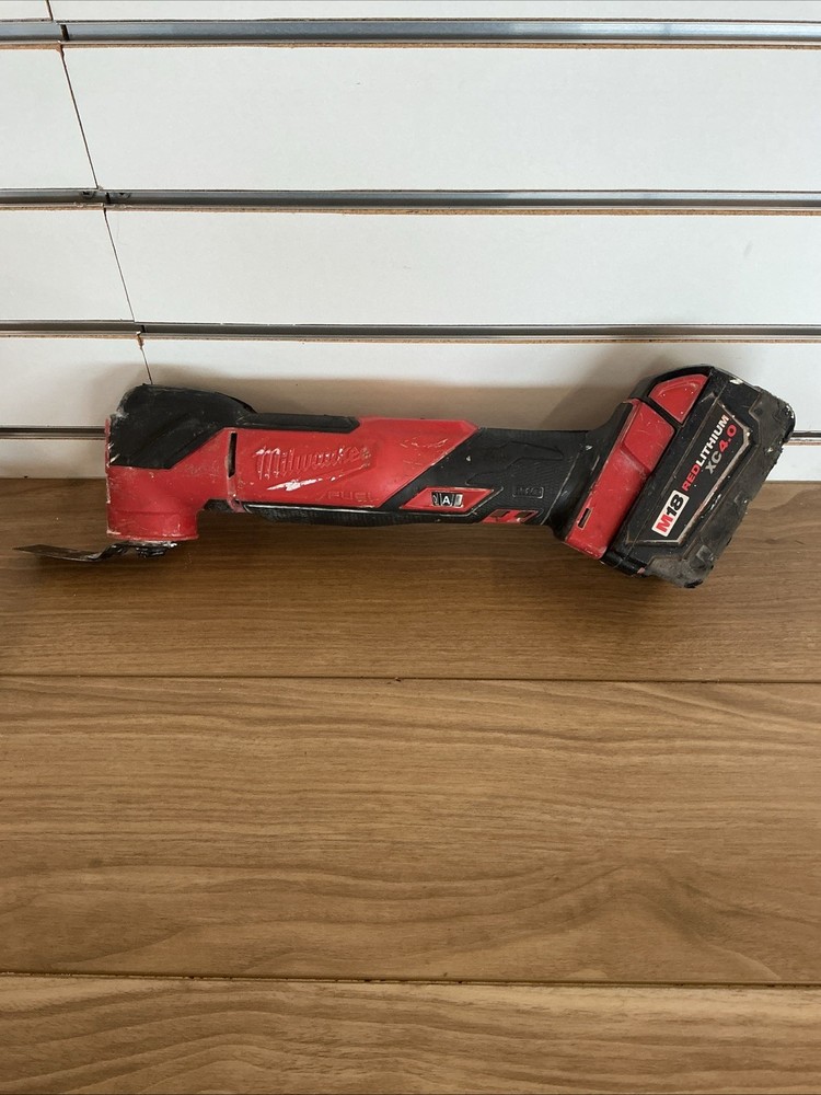 Milwaukee 2836-20 Oscillating Tool (TOOL and 4 AH BATTERY)
