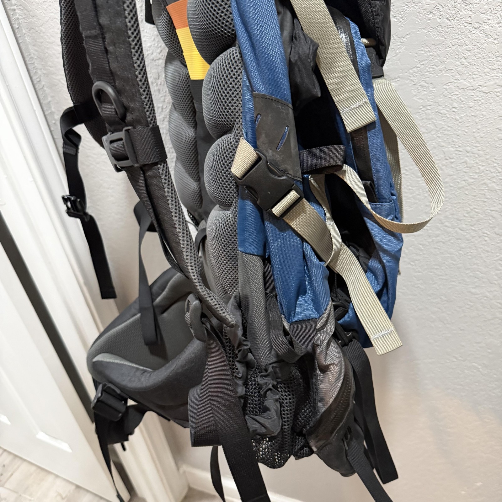 Galyan's Mountain Guide 90 Backpack Blue One Size Hiking Pack Trail Camping 4