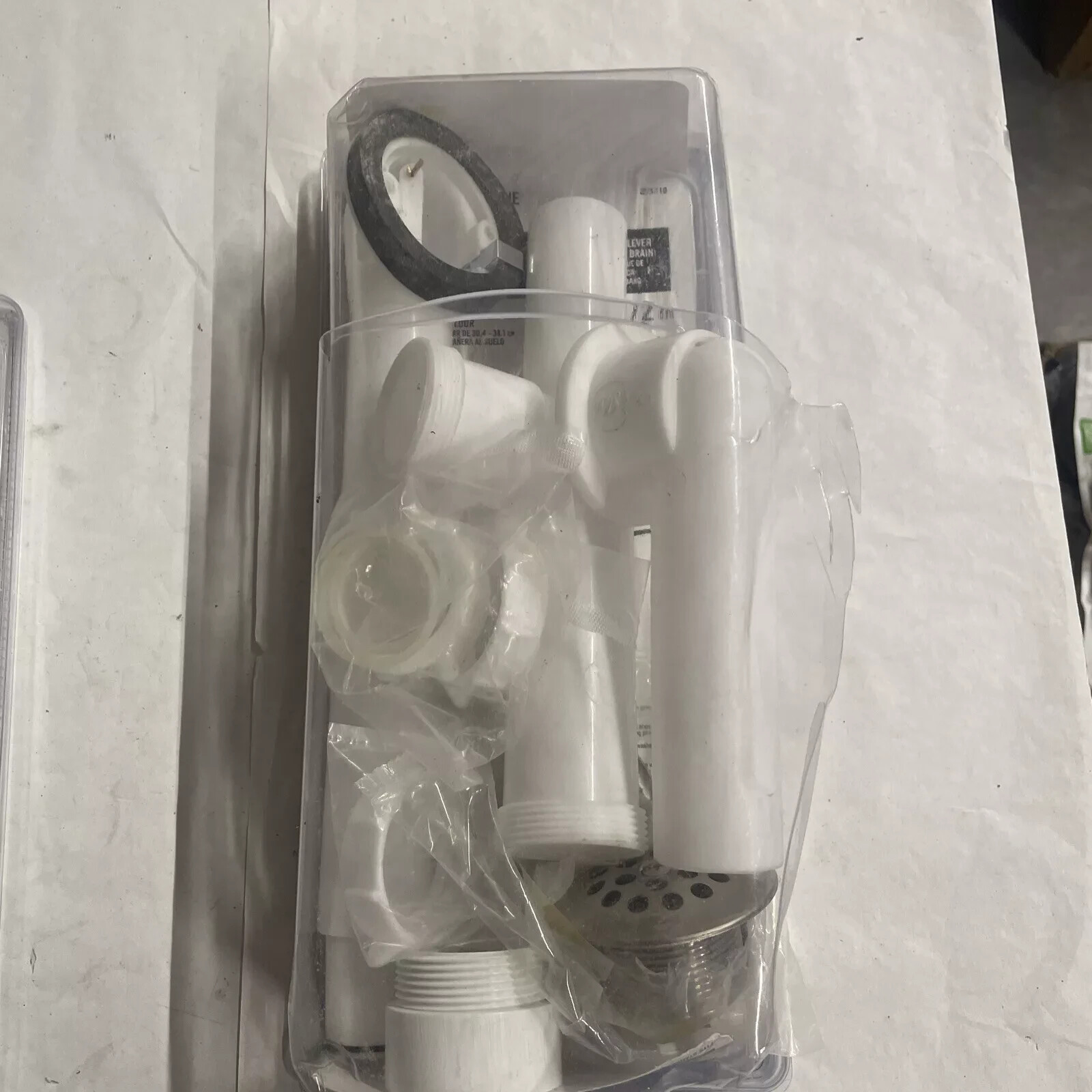 EVERBILT Twist & Close 1.5" White Poly Pipe Bath Waste & Overflow Drain - Chrome gallery
