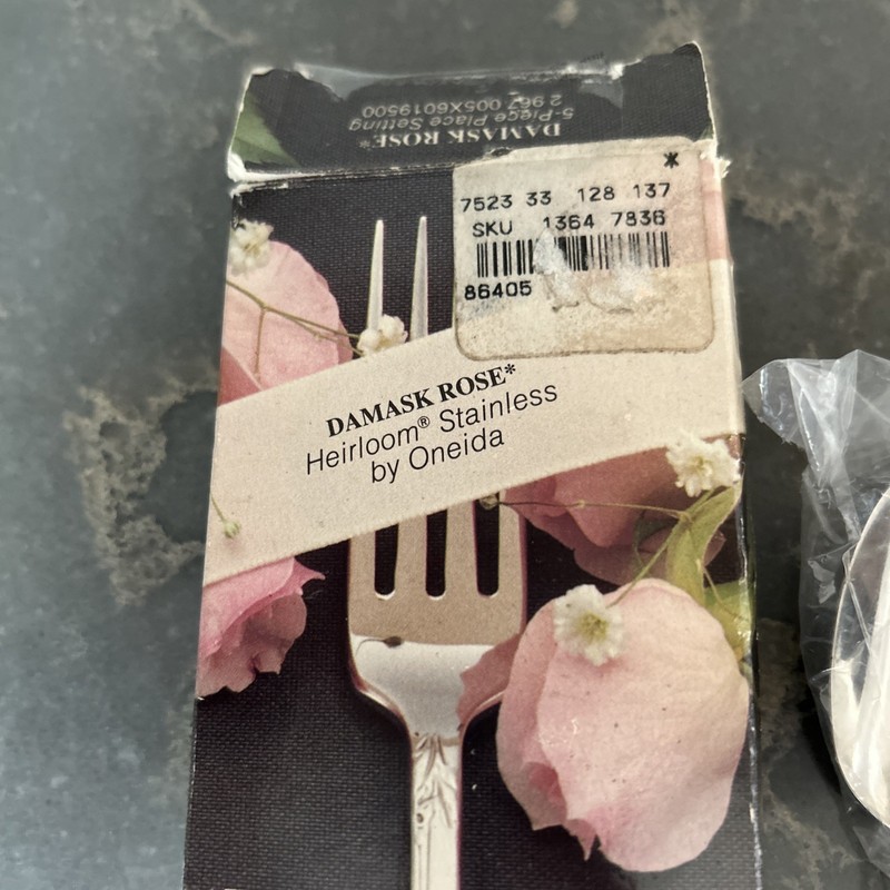 Oneida Damask Rose Stainless Flatware 5 Piece Place Setting Heirloom Cube ~ NEW gallery