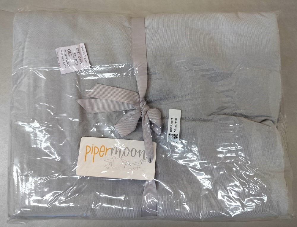 Pipermoon T-Shirt Soft Oversized Full/Queen Bed Blanket in Gray 2 Tone 90" x 92" gallery
