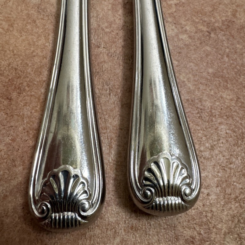 Gorham Shell 2 Dinner Knives Stainless Steel 18/8 Flatware gallery