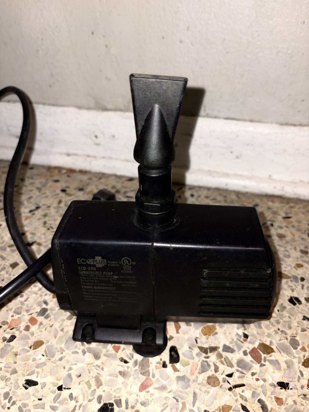 EcoPlus Eco 396 Fixed Flow Submersible or Inline Water Pump 396 GPH gallery