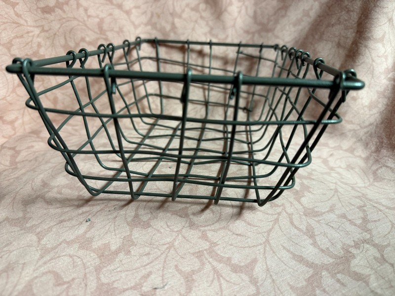 Primitive Free Form Wire 11" Basket Rectangular Industrial Farmhouse Style gallery