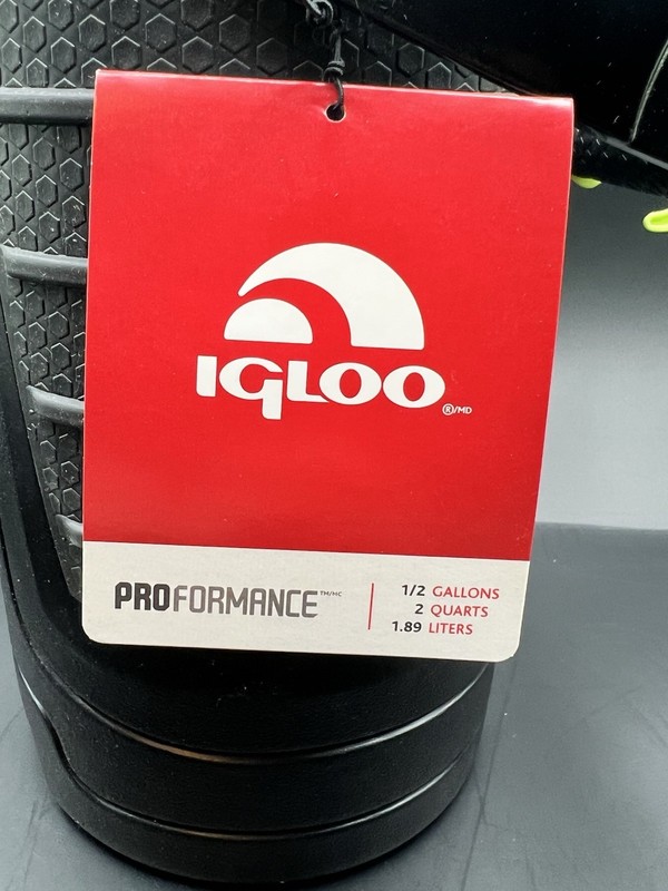 Igloo Performance 1/2 Gallon or 2 Quart Beverage Cooler - New With Tags! gallery