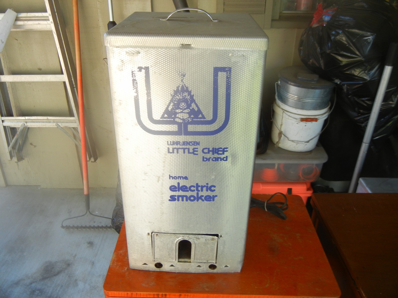Top Loading Little Chief Electric Smoker gallery