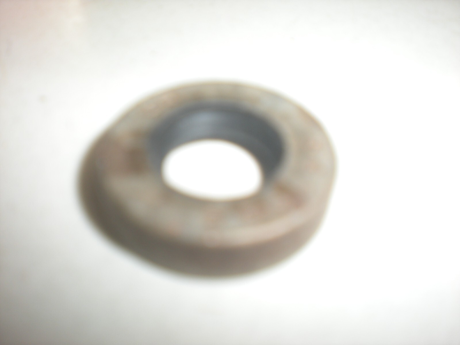 Briggs and Stratton 298041 Seal - NOS - NLA gallery