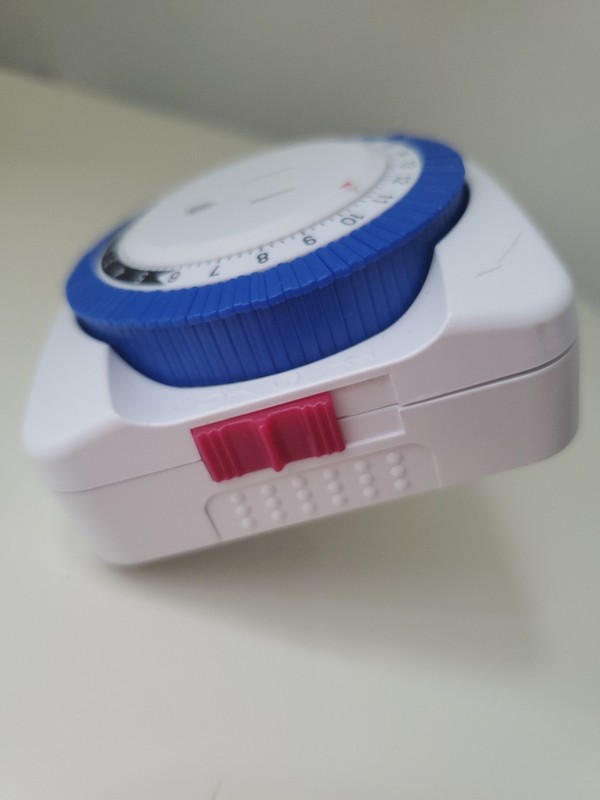 Mechanical Timer Outlet 24Hr 125V 15A Plug-In Switch Grounded New- No Box gallery