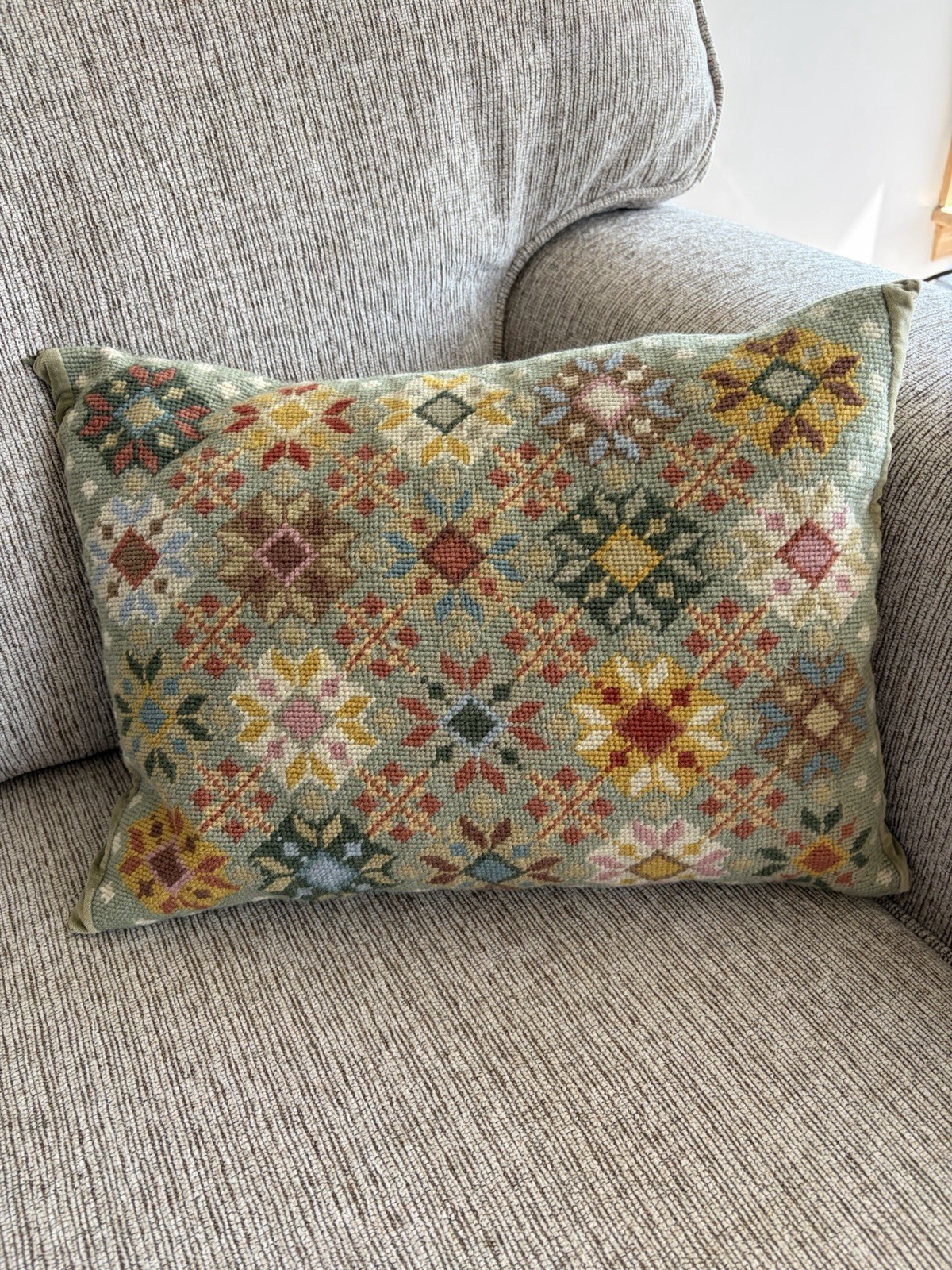 Ikea Arden Liten Wool Needlepoint Down Lumbar Pillow Green Velvet Zipper 18x14 gallery