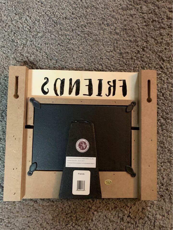 8Photo frame. Holds 4x6 picture. Overall size as shown in pictures. gallery