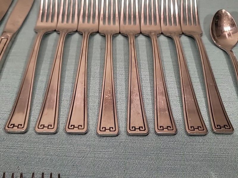 Gorham Classic Key Stainless Steel Flatware 38 Pieces gallery