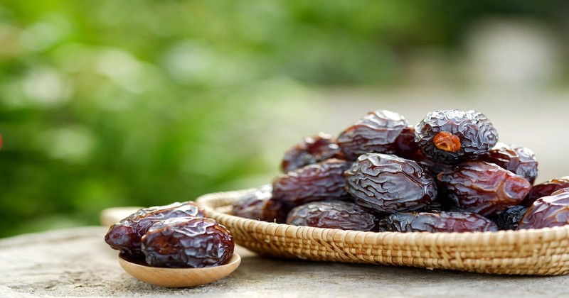 US Snacks Premium Quality Medjool Dates With Pits, California Desert Grown Dates gallery