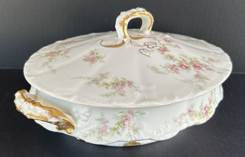 Haviland Limoges Oval Vegetable Serving Dish With Lid Schleiger 151 Pink Flowers gallery