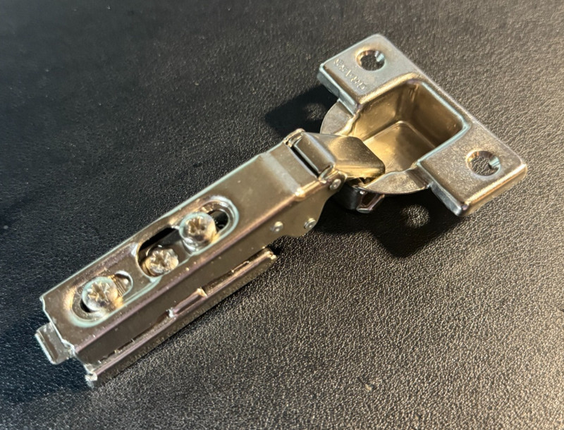 GRASS 1006-30 Clip-On Hinge (Self-Close, 3703VS ) 110° Snap-On 1006 30 gallery