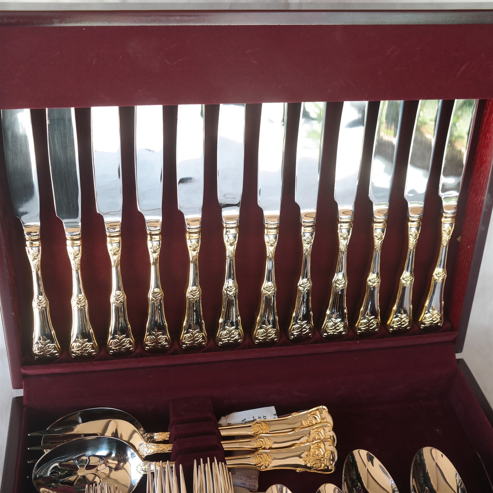 (63) Pcs Royal Albert Old Country Roses Gold Accent pattern flatware set (READ) gallery