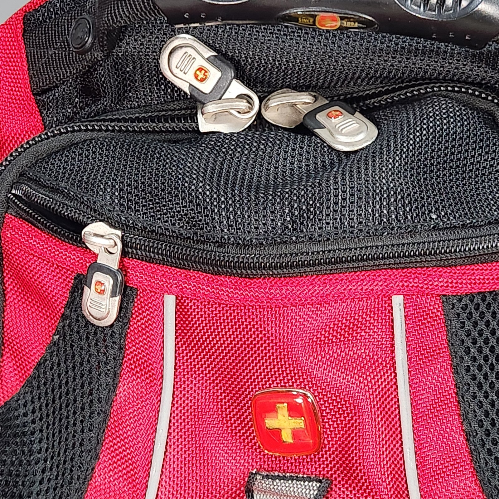 SWISSGEAR 1900 ScanSmart Laptop Backpack Red/Black EUC 2