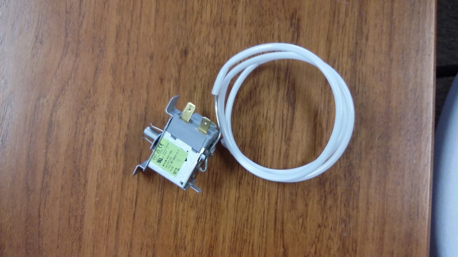NEW Frigidaire Refrigerator Temp Control Thermostat 241537103 gallery