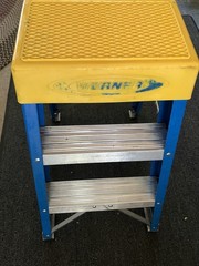 Werner Step Stools Step Stands 2FT TYPE