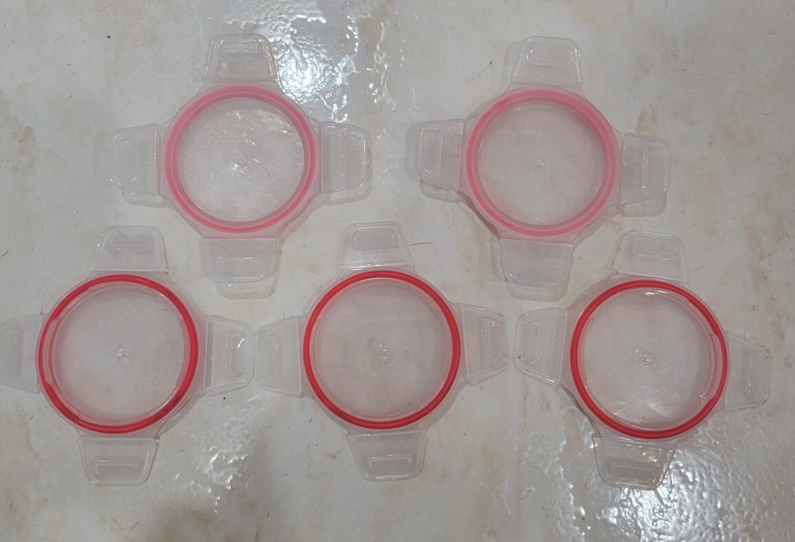 (5/PACK) SNAPWARE PLASTIC SPILLPROOF AIRTIGHT REPLACEMENT LIDS ONLY. 0.5 CUP. gallery