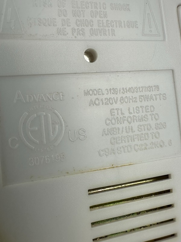 Advance Alarm Clock Model 3139 with Battery Backup 9v - AC120v/60hz 5-Watts gallery