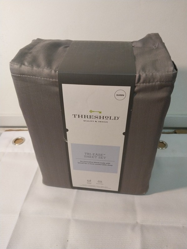 Threshold Queen Size 500 TC Tri-Ease 4PC Sheet Set Grey gallery