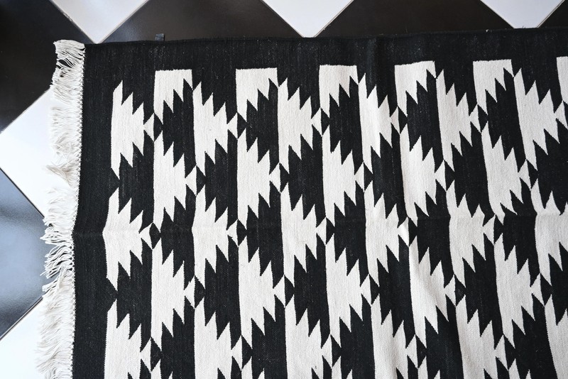 Rugmoda Cotton Black White Geometric Zigzag 5x8 ft Living Room Bedroom Area Rug gallery