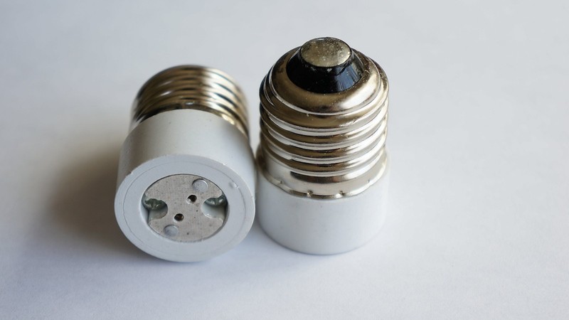 YI LIGHTING (Pack of 2) E26/E27 to MR16 Converter, 43x28mm, White gallery
