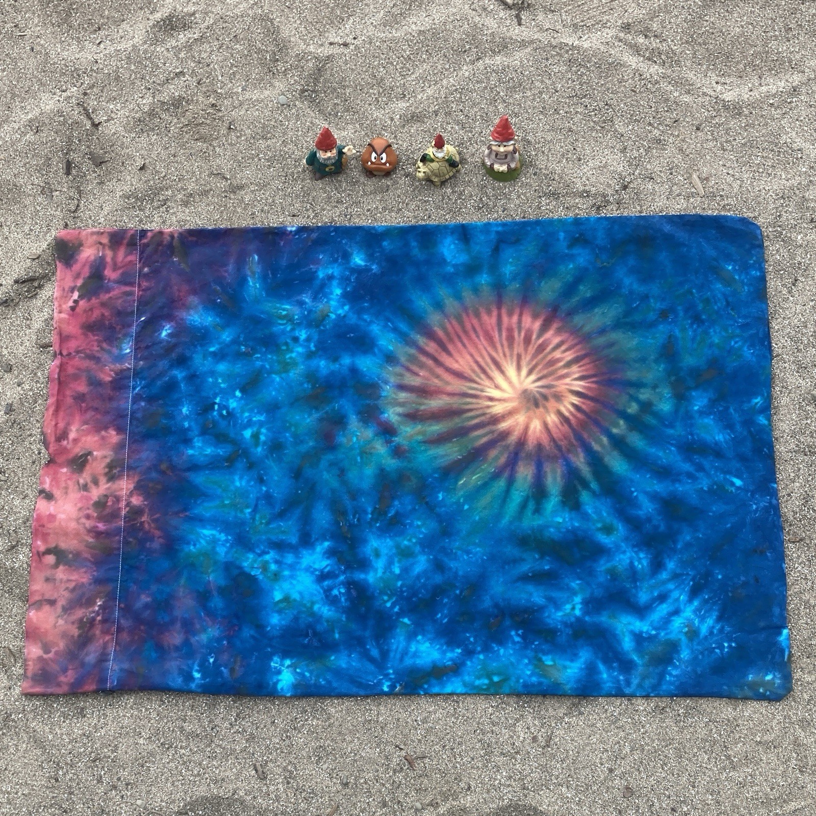 Handmade Tie Dye Pillowcase gallery