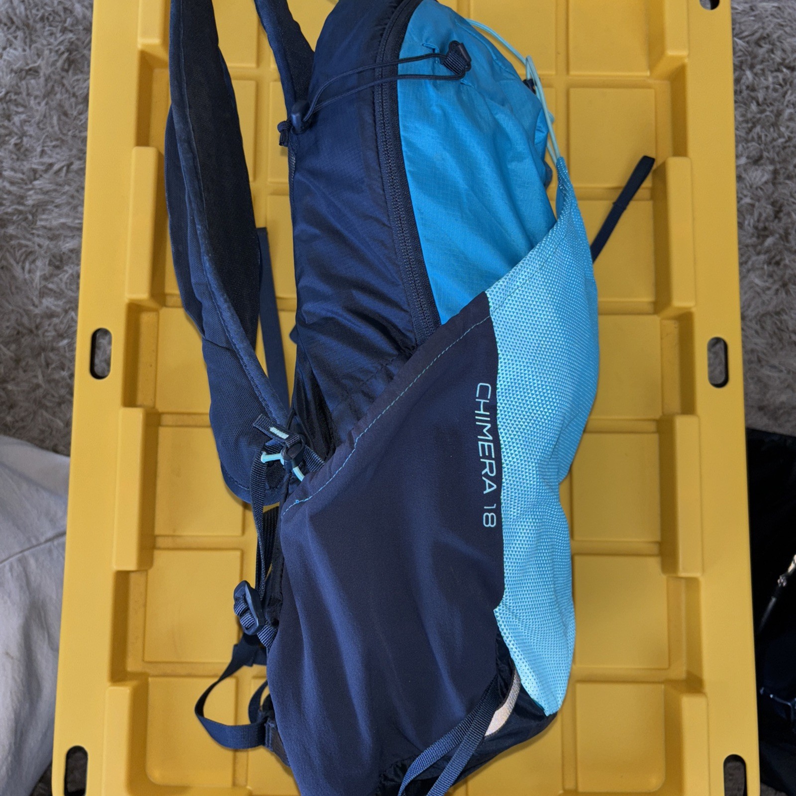 North Face Chimera 18L Backpack Pack Hiking Camping 3