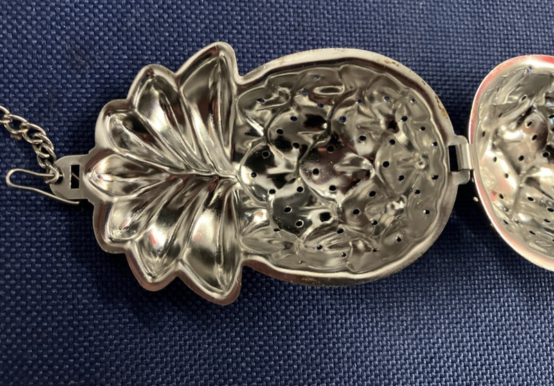 Pineapple Shaped Loose Leaf Tea Infuser - Stainless Steel gallery